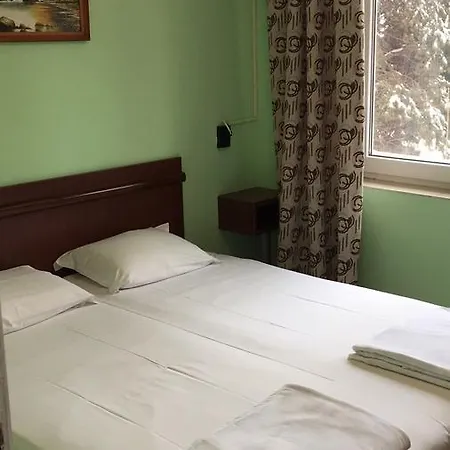 Hostel Royal *